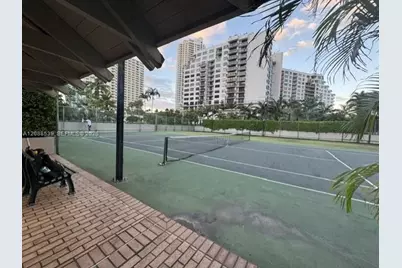 520 Brickell Key Dr #A1401, Miami, FL 33131 - Photo 17
