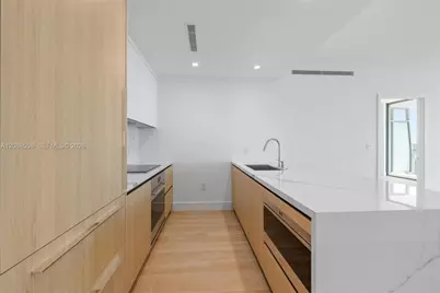 2411 Laguna Circle #2803, Miami, FL 33181 - Photo 9