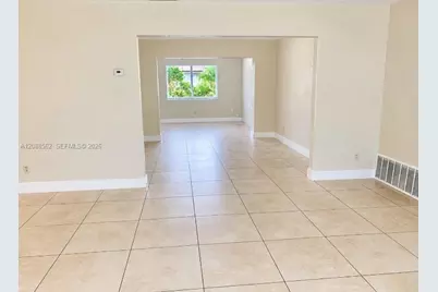 320 NW 93rd Ter, Pembroke Pines, FL 33024 - Photo 3