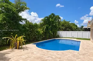 320 NW 93rd Terrace, Pembroke Pines, FL 33024 - Photo 9