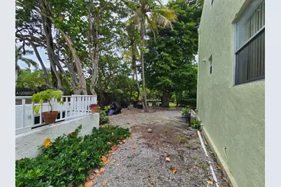 520 NE 38th St #12, Miami, FL 33137 - Photo 9