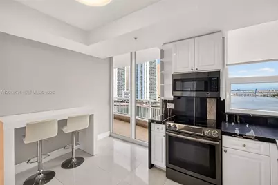 848 Brickell Key Dr #1104, Miami, FL 33131 - Photo 11