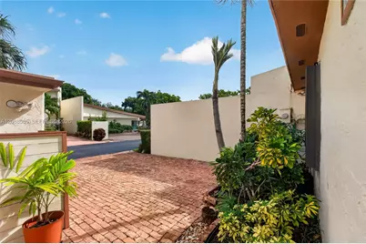 10656 SW 76th Ter, Miami, FL 33173 - Photo 33