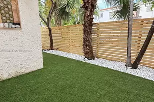 327 W 28th St, Miami Beach, FL 33140 - Photo 11