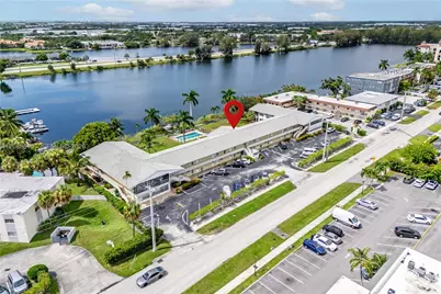 960 Crystal Lake Dr #112, Deerfield Beach, FL 33064 - Photo 1