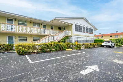 960 Crystal Lake Dr #112, Deerfield Beach, FL 33064 - Photo 9