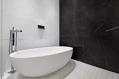 300 Biscayne Boulevard Way #4707W, Miami, FL 33131 - Photo 15