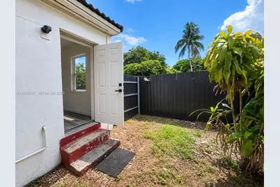 2711 Lincoln St #1, Hollywood, FL 33020 - Photo 9