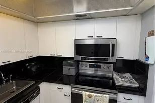 5401 Collins Ave, Miami Beach, FL 33140 - Photo 37