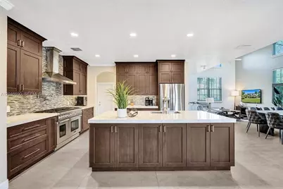 12140 SW 3rd St, Plantation, FL 33325 - Photo 11