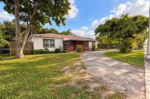 1526 NE 135th St, North Miami, FL 33161 - Photo 1