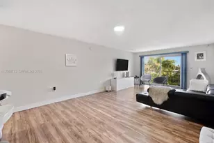 555 NE 123rd St, North Miami, FL 33161 - Photo 25