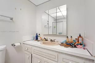555 NE 123rd St, North Miami, FL 33161 - Photo 23