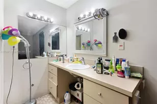 555 NE 123rd St, North Miami, FL 33161 - Photo 15
