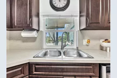 8500 NW 7th St, Pembroke Pines, FL 33024 - Photo 13
