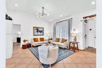 8500 NW 7th St, Pembroke Pines, FL 33024 - Photo 7