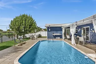 8500 NW 7th St, Pembroke Pines, FL 33024 - Photo 23