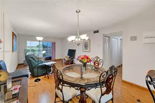 305 W 68th St, Hialeah, FL 33014 - Photo 15