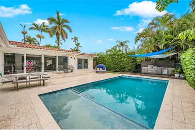 1080 NE 104th St, Miami Shores, FL 33138 - Photo 11
