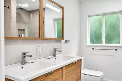 1080 NE 104th St, Miami Shores, FL 33138 - Photo 27