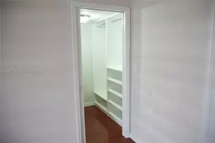 8635 NW 8th St, Miami, FL 33126 - Photo 11