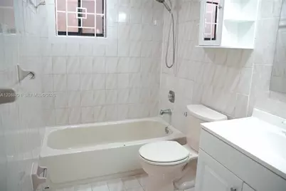 8635 NW 8th St #103, Miami, FL 33126 - Photo 7