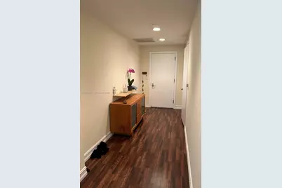 1050 Brickell Ave #3216, Miami, FL 33131 - Photo 9