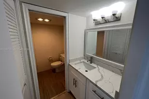 501 SW 11th Pl, Boca Raton, FL 33432 - Photo 9