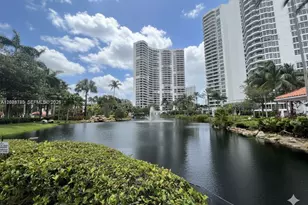 3600 Mystic Pointe Dr, Aventura, FL 33180 - Photo 25