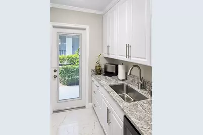 2424 NE 9th St #105, Fort Lauderdale, FL 33304 - Photo 7