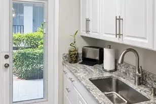 2424 NE 9th St, Fort Lauderdale, FL 33304 - Photo 7