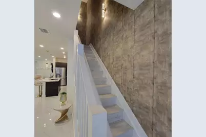 10440 NW 67th St #10440, Doral, FL 33178 - Photo 3