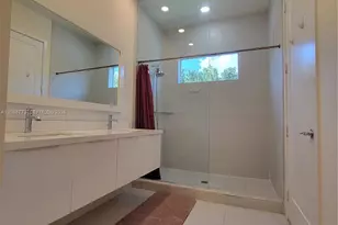 10440 NW 67th St, Doral, FL 33178 - Photo 21