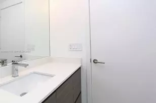 460 NE 28th St, Miami, FL 33137 - Photo 13