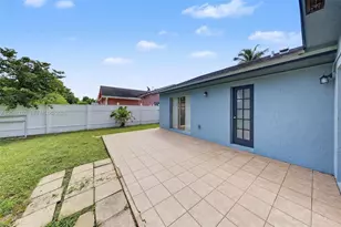 8405 SW 19th St, North Lauderdale, FL 33068 - Photo 17