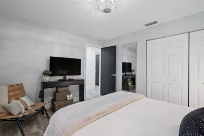 9320 SW 165th St, Palmetto Bay, FL 33157 - Photo 23