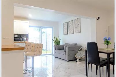 8481 NW 11th St, Pembroke Pines, FL 33024 - Photo 13