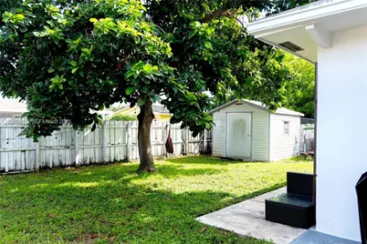 8481 NW 11th St, Pembroke Pines, FL 33024 - Photo 5