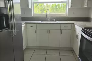 9301 SW 54th St, Miami, FL 33165 - Photo 19