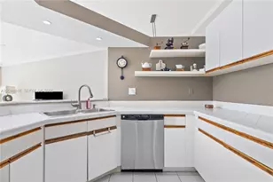 4501 NW 102nd Ct, Doral, FL 33178 - Photo 17