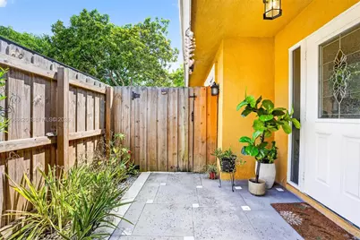 7424 SW 14th Pl, North Lauderdale, FL 33068 - Photo 41