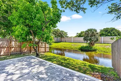 7424 SW 14th Pl, North Lauderdale, FL 33068 - Photo 39