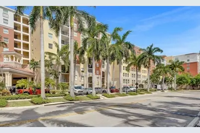 17100 N Bay Rd #1906, Sunny Isles Beach, FL 33160 - Photo 1