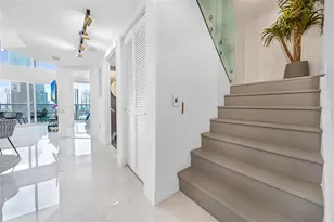 41 SE 5th St, Miami, FL 33131 - Photo 13