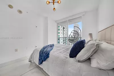 41 SE 5th St #1407, Miami, FL 33131 - Photo 11