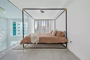 41 SE 5th St, Miami, FL 33131 - Photo 15