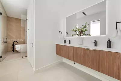 300 NE 48th St, Miami, FL 33137 - Photo 19