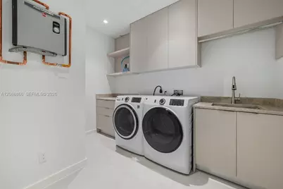 300 NE 48th St, Miami, FL 33137 - Photo 27