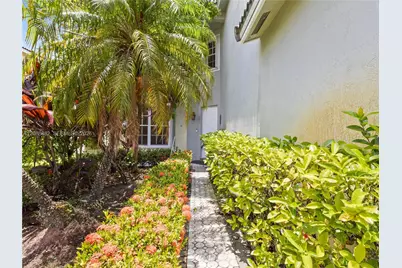 1764 NW 166th Ave #1764, Pembroke Pines, FL 33028 - Photo 3