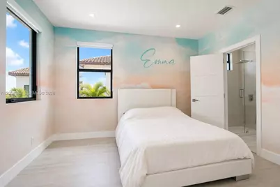 8872 NW 181st St, Hialeah Gardens, FL 33018 - Photo 21